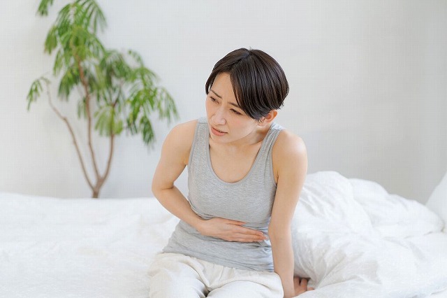女性に多い「お腹の張り」の原因とは？ ―更年期症状にも注意―